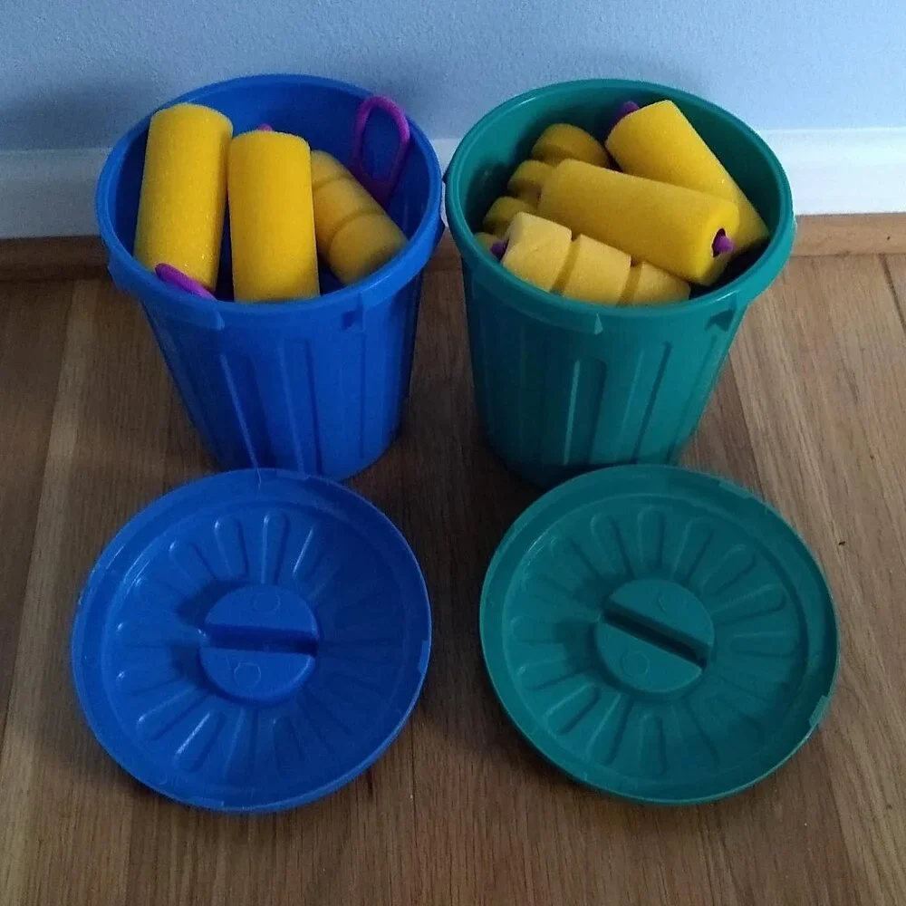 Desk Organizer Trash Can x 2 plastic Green/Blue with Foam paint roller x 10